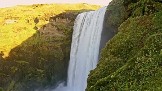 冰岛巨大的斯科加佛斯瀑布