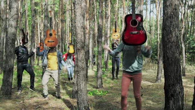 森林里的青少年。森林里的青少年吉它跳舞