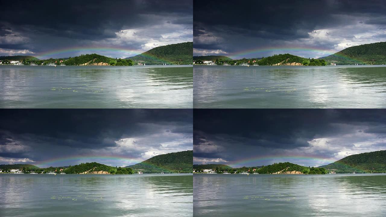 湖上的彩虹流动河水大海景色彩虹拍摄