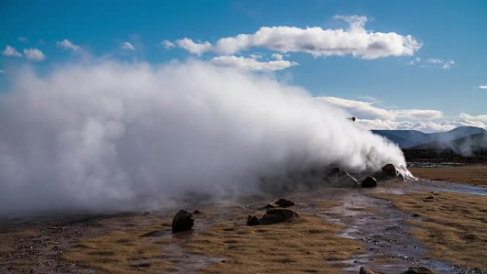 冰岛Hverir热区的喷气孔。