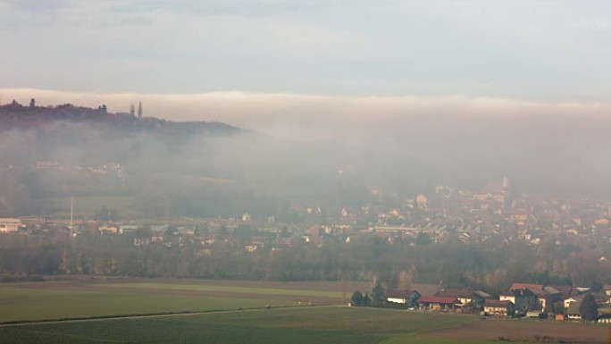 雾中的一个小镇Ljutomer的T/L 8k拍摄