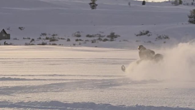 WS驾驶雪地摩托超速行驶