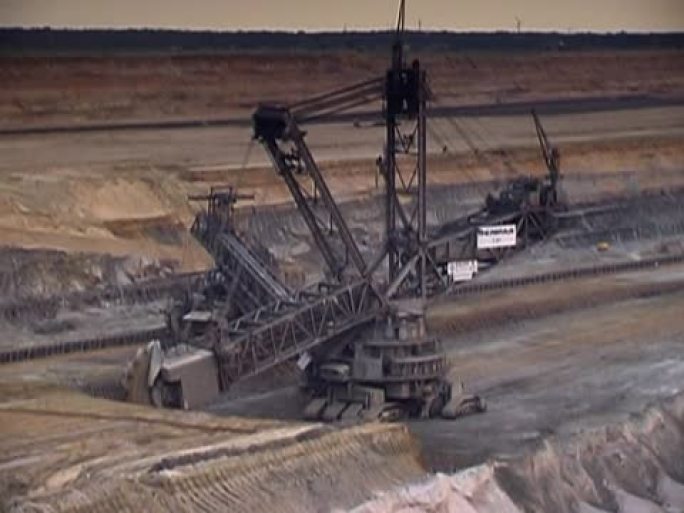 巨型褐煤挖掘机NTSC