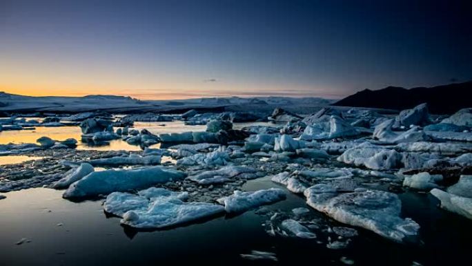 冰岛的Jokulsarlon冰川泻湖