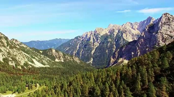 空中山谷高山峰水墨山脉