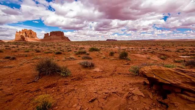 DS积云形成于犹他州的沙漠