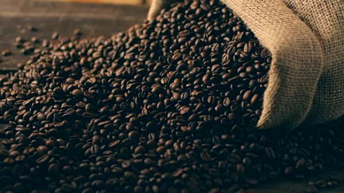 咖啡豆一麻袋撒出撒了一地阿拉比卡