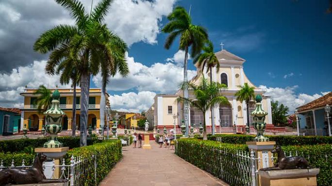 特立尼达古巴市长广场的时间流逝