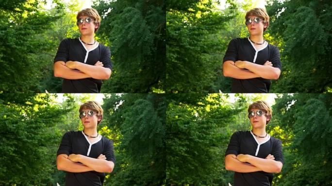 MS DS Cool十几岁的男孩戴太阳镜