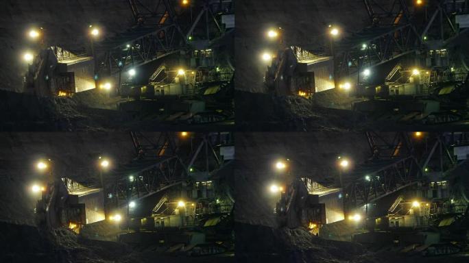 斗轮挖掘机夜间作业矿山开采大型机械设备