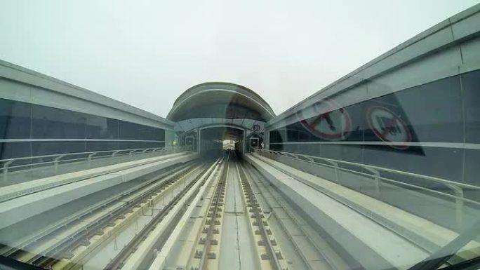 T/L POV驾驶迪拜地铁