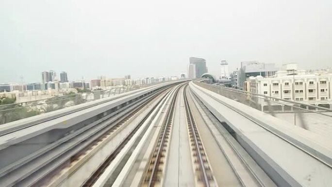 POV迪拜的两条地铁经过