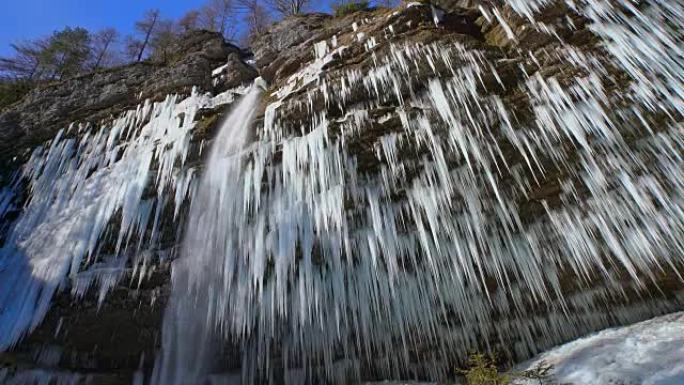 朱利安阿尔卑斯山的SLO MO DS著名瀑布