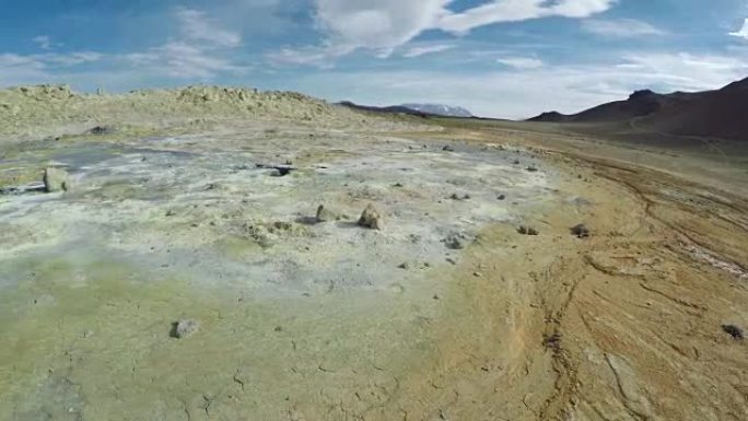 地面破裂。火山景观