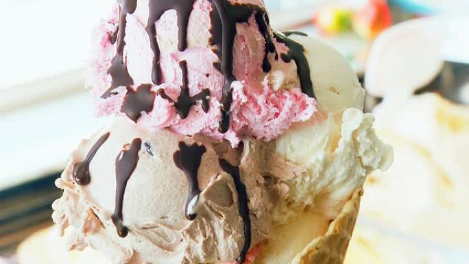 高清：冰淇淋蛋卷冰淇淋甜品特写
