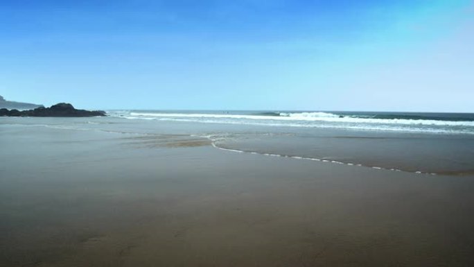 海滩冲浪者