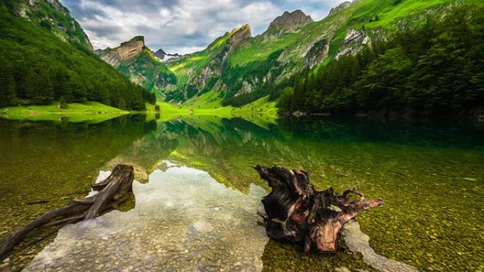 相机平移: Seealpsee，欧洲阿尔卑斯山