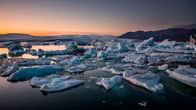 冰岛的Jokulsarlon冰川泻湖