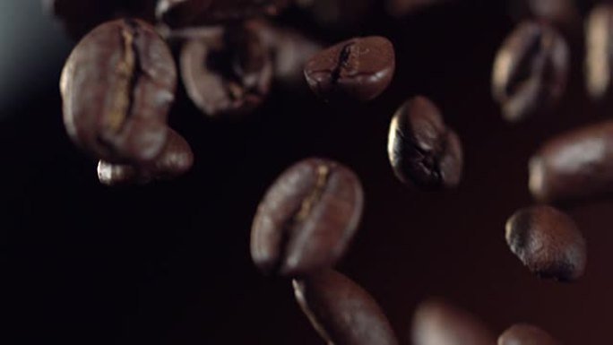 咖啡豆掉落咖啡豆掉落大特写