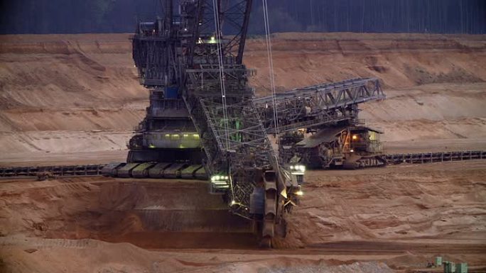 采矿大型挖掘露天采矿矿山机械