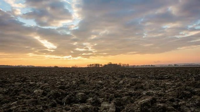 T/L 8k拍摄黎明时刚犁过的田地