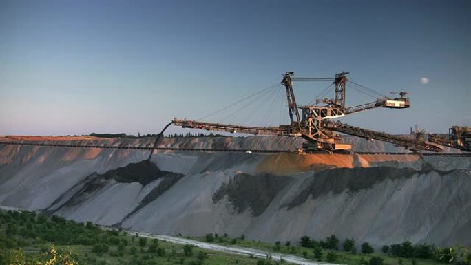 巨型抽屉采矿石矿矿场采掘开采