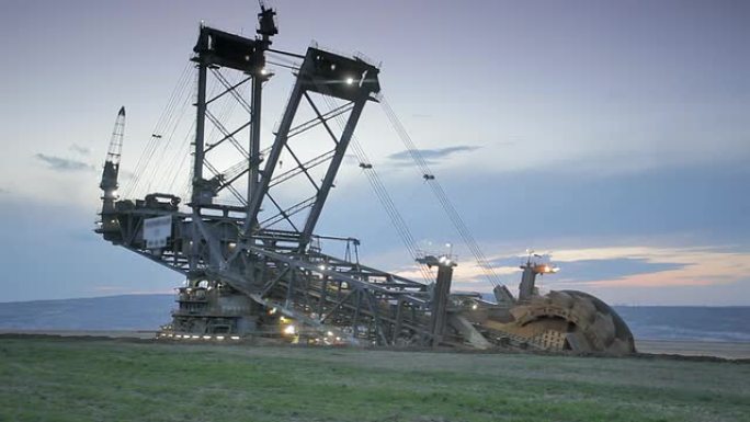 露天采矿开采大型采矿设备露天开采