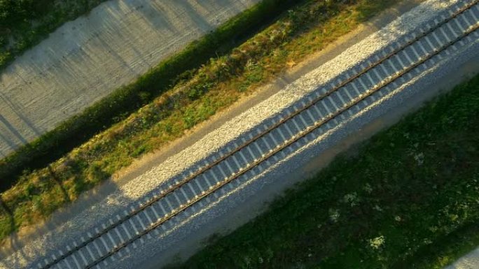 铁路沿线的空中土路
