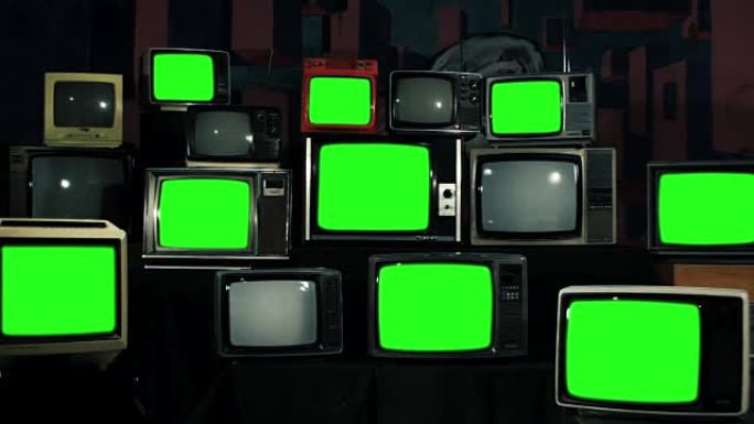 许多绿屏关闭的电视。放大。80年代的美学。
