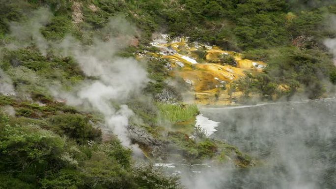 温泉地热冒烟高温热气天然地貌