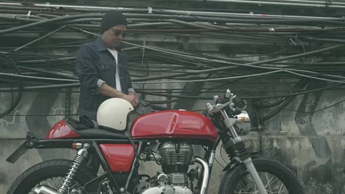 亚洲男子摩托车手