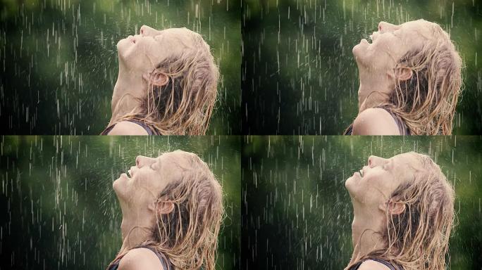 女人享受夏雨女人享受夏雨