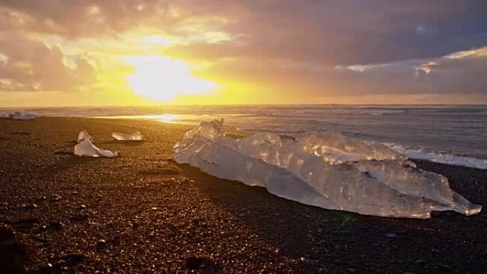 冰岛海滩上的DS冰层