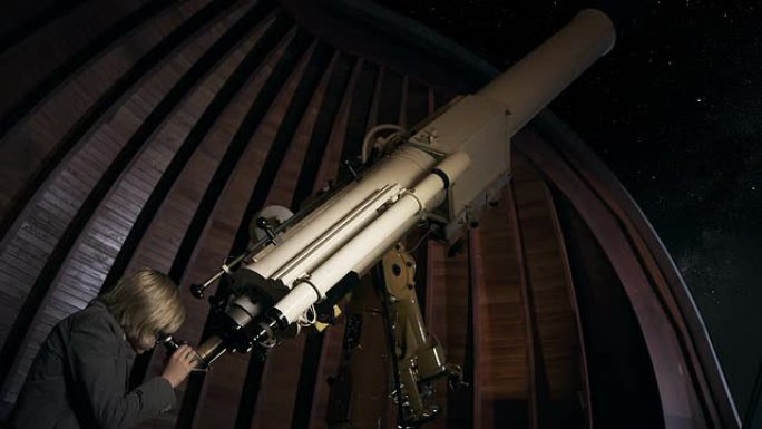 望远镜天文望远镜女子观测望远镜