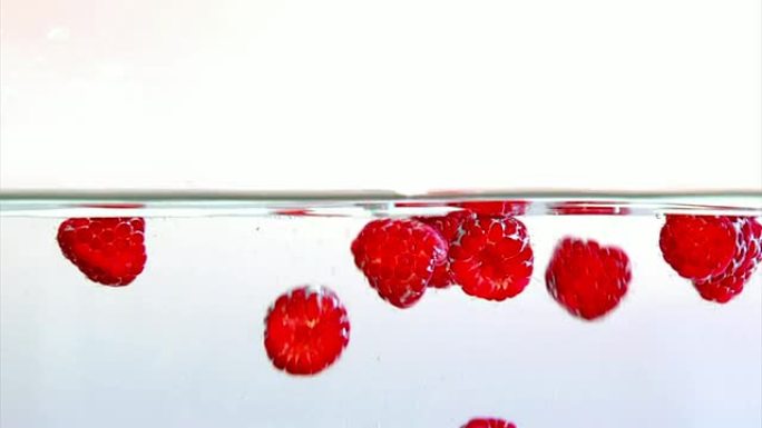 覆盆子红莓落水清水