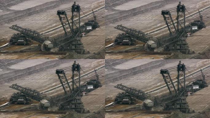 露天棕色煤矿大型机器采煤矿场工作开矿
