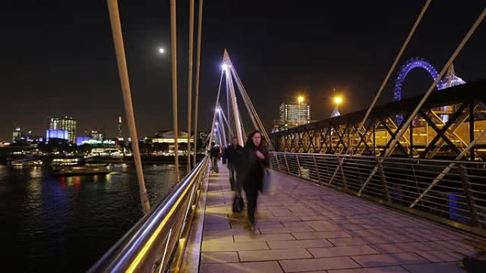 行人天桥时间流逝行人天桥时间流逝夜景外国