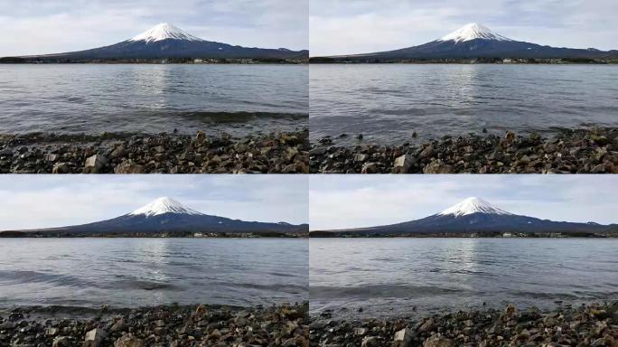 富士山，川口湖仰拍富士山