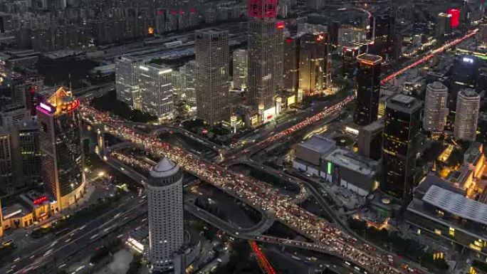 T/L WS HA PAN鸟瞰图精彩的城市场景和拥挤的交通，昼夜过渡/中国北京
