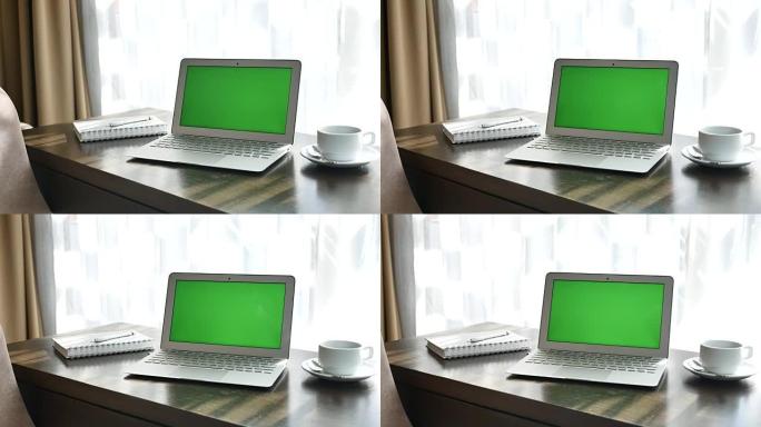 带有绿屏色度键的Laptpo消息显示