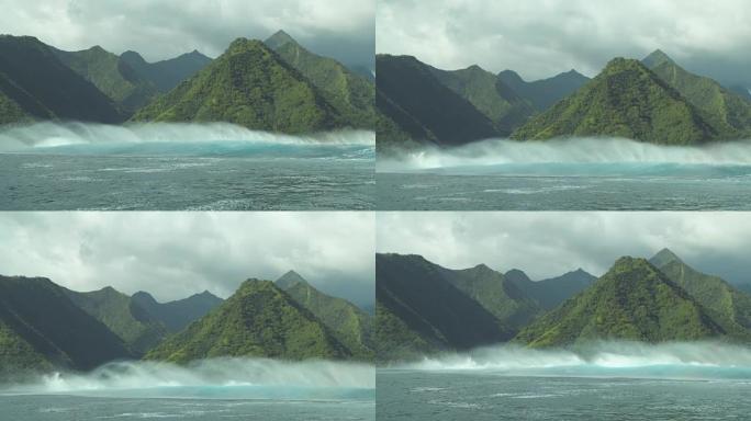 慢动作: 薄雾在接近异国情调的岛屿的绿松石膨胀后面滚动。