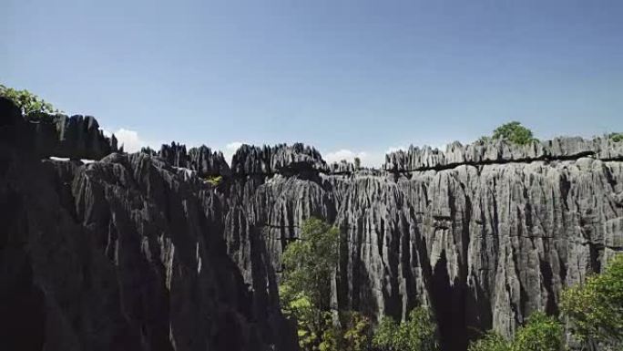 马达加斯加的石林山崖悬崖悬崖峭壁