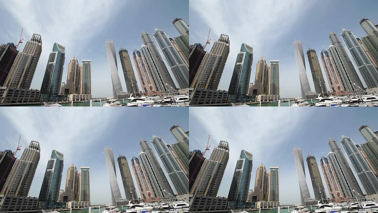 迪拜码头周围的摩天大楼