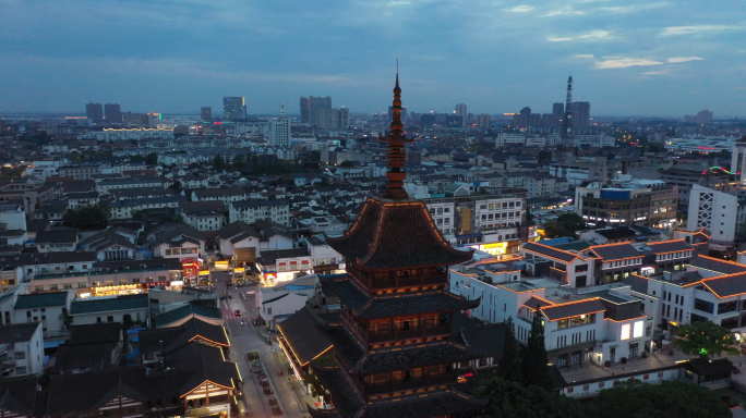 城市夜景灯火辉煌方塔