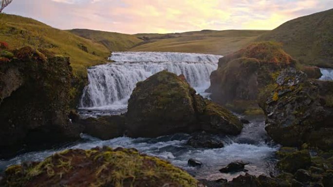 冰岛的SLO MO瀑布瀑布