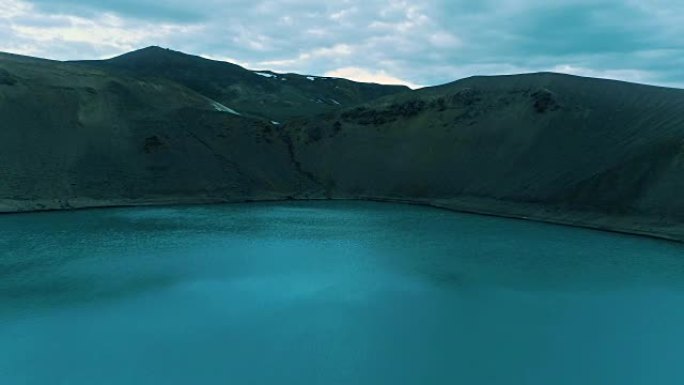 绿松石火山口湖自然风光碧海蓝天绿松石风光