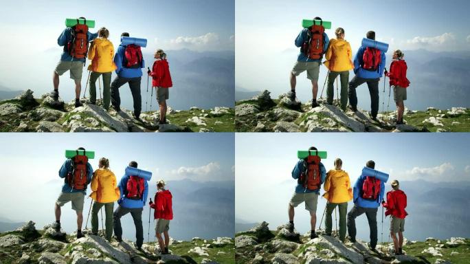 山顶上的背包客