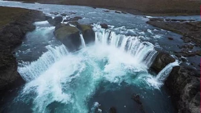 冰岛戈达福斯瀑布上空的飞行