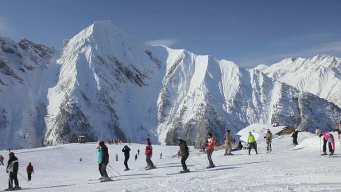 滑雪滑雪滑冰雪运动冬天体育