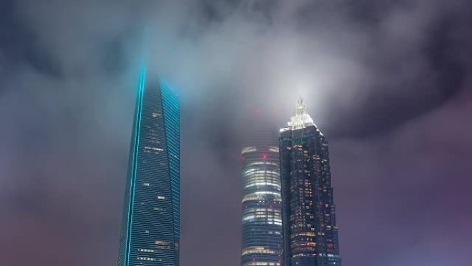 时间流逝-夜间在上海照亮的摩天大楼 (CU LA)